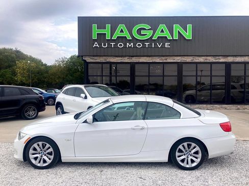 Used 2011 BMW 328i Convertible image 2