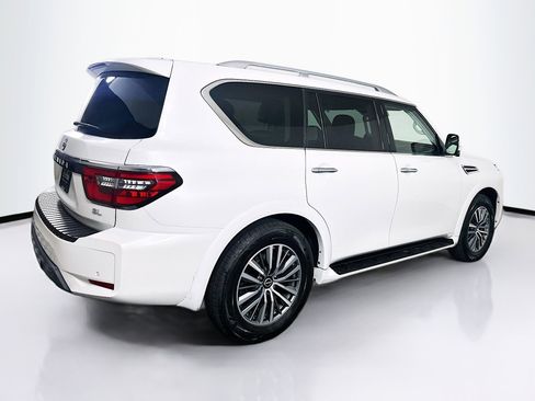 Used 2024 Nissan Armada SL w/ Captain's Chairs Package image 9