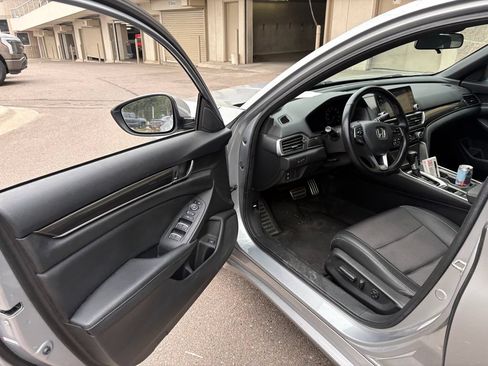 Used 2019 Honda Accord Sport image 17