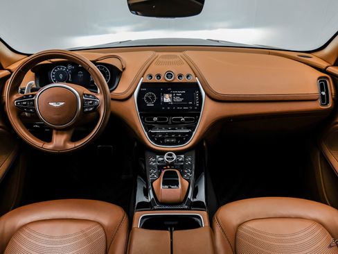 Used 2023 Aston Martin DBX 707 image 33