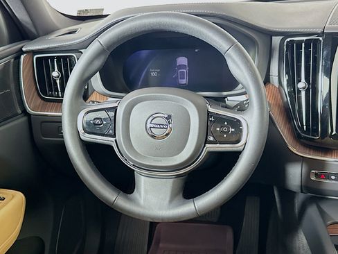 Used 2023 Volvo XC60 B5 Ultimate w/ Climate Package image 18