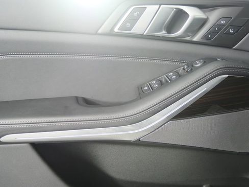 Used 2025 BMW X5 xDrive40i image 8