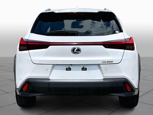 Used 2021 Lexus UX 200 w/ Accessory Package (Z1) FWD image 5