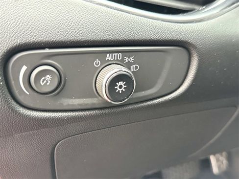 Used 2016 Chevrolet Malibu LT image 18