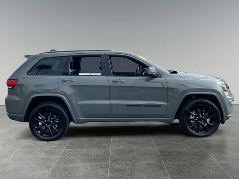 Used 2022 Jeep Grand Cherokee Laredo X RWD image 6