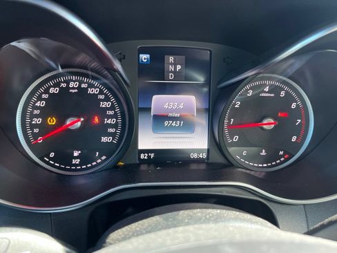 Used 2018 Mercedes-Benz GLC 300 4MATIC image 9