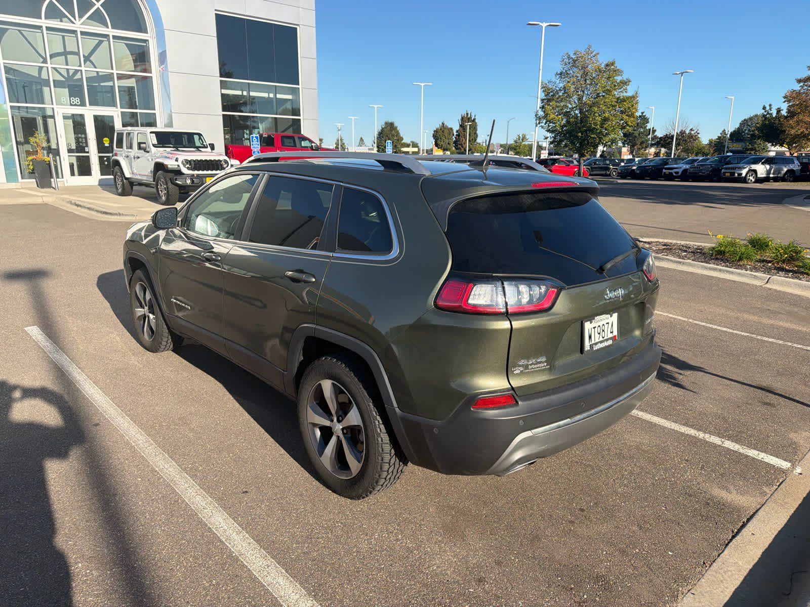 Used 2021 Jeep Cherokee Limited AWD/4WD image 6