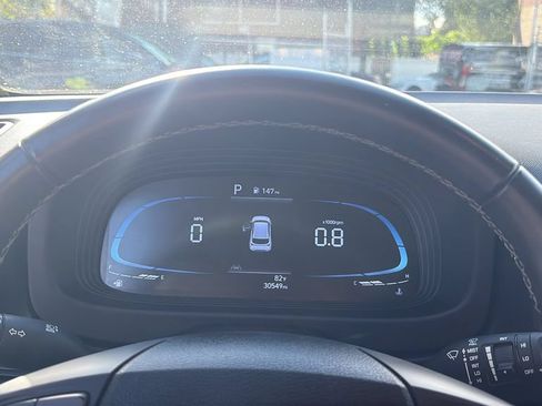Used 2023 Hyundai Venue SEL FWD image 17