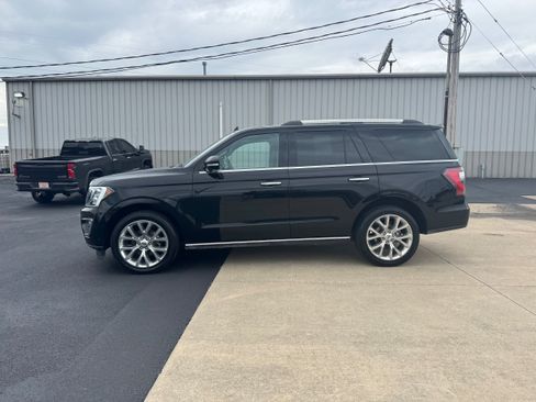 Used 2019 Ford Expedition Limited w/ Equipment Group 302A AWD/4WD image 2