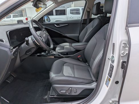 Certified 2023 Kia Niro EX Touring FWD image 25