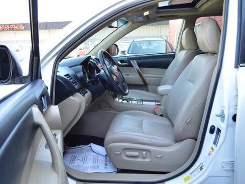 Used 2013 Toyota Highlander Limited image 12