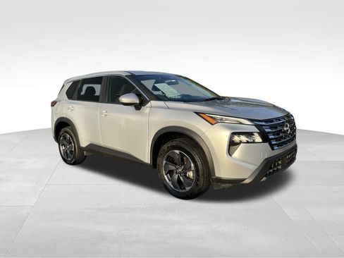 Used 2024 Nissan Rogue SV FWD image 3