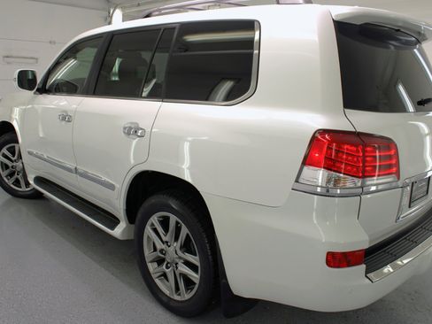Used 2014 Lexus LX 570 4WD image 16