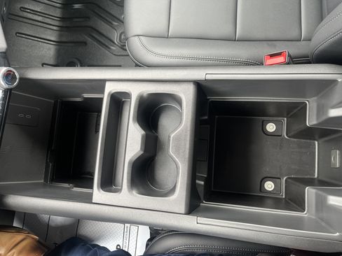 Used 2025 Chevrolet Silverado EV W/T image 31