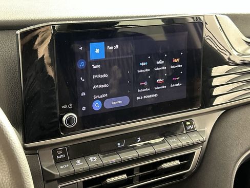 Used 2025 Toyota Camry LE image 16