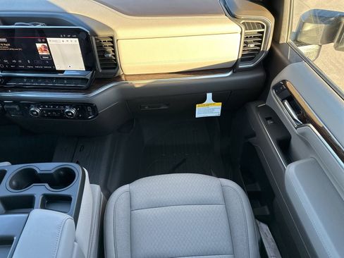 New 2026 GMC Sierra 2500 SLE image 31