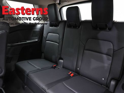 Used 2025 Nissan Pathfinder SL w/ SL Premium Package AWD/4WD image 27