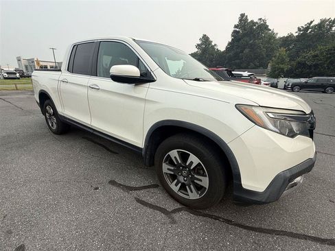Used 2019 Honda Ridgeline RTL-E image 2