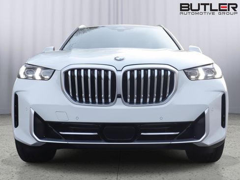 Certified 2024 BMW X5 xDrive40i w/ Premium Package image 2