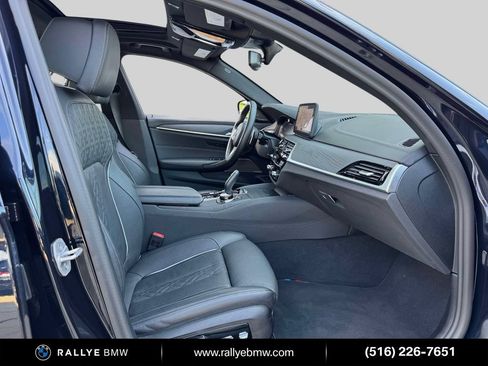 Used 2023 BMW M550i xDrive w/ Executive Package AWD/4WD image 11