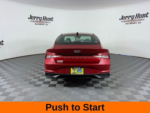 Used 2023 Hyundai Elantra SEL w/ Preferred Accessory Package image 8