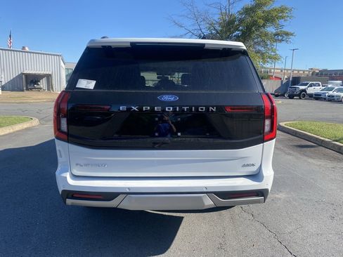 New 2025 Ford Expedition Max Platinum w/ Driver's Package image 6