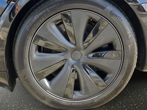 Used 2022 Tesla Model S image 37