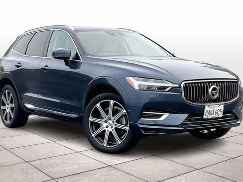 Used 2018 Volvo XC60 T8 Inscription w/ Advanced Package image 2