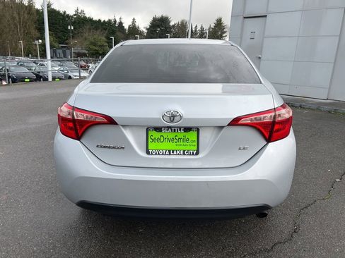 Used 2018 Toyota Corolla LE image 5