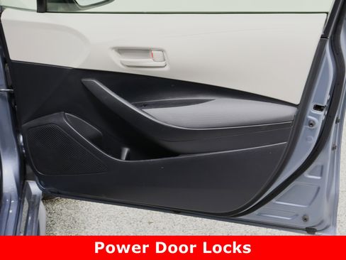 Used 2023 Toyota Corolla LE image 31
