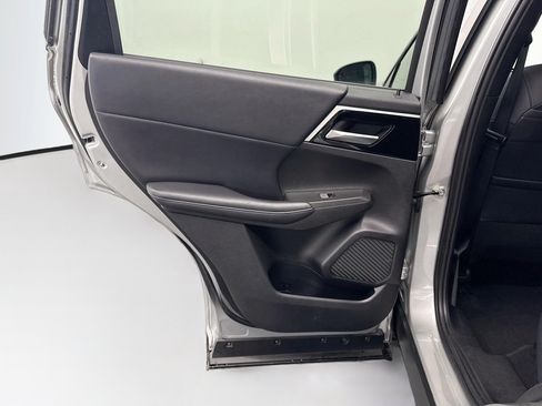 Used 2024 Mitsubishi Outlander SE FWD image 27