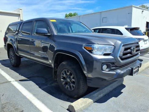 Used 2022 Toyota Tacoma SR5 AWD/4WD image 24