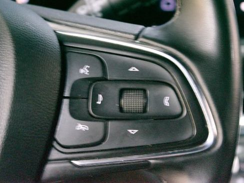 Used 2024 Buick Envista Sport Touring w/ Convenience II Package FWD image 17
