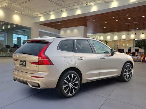 Certified 2024 Volvo XC60 B5 Plus AWD/4WD image 4