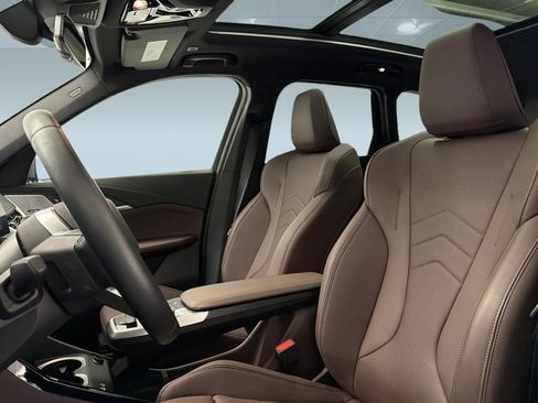 Used 2025 BMW X1 xDrive28i w/ Convenience Package image 5