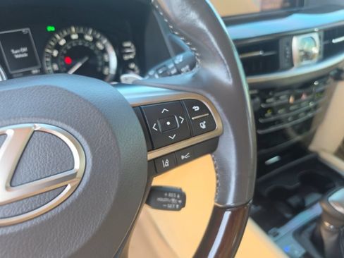 Used 2018 Lexus LX 570 4WD image 16