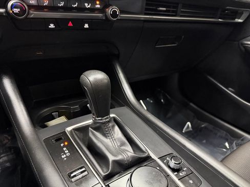 Used 2020 MAZDA MAZDA3 Sedan FWD image 26