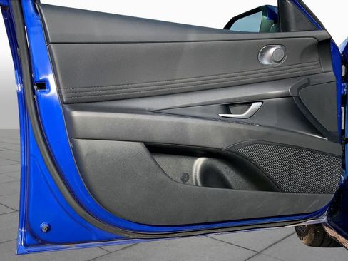 Used 2025 Hyundai Elantra SEL FWD image 21