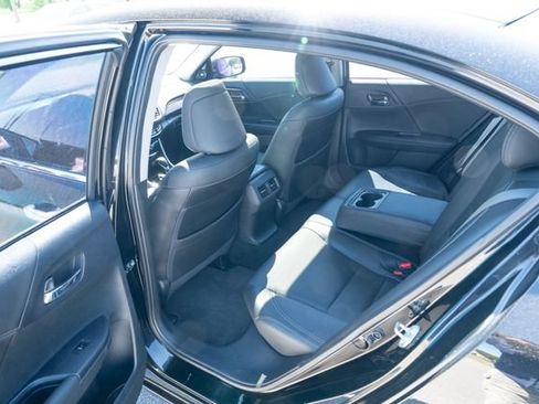 Used 2017 Honda Accord EX-L image 30