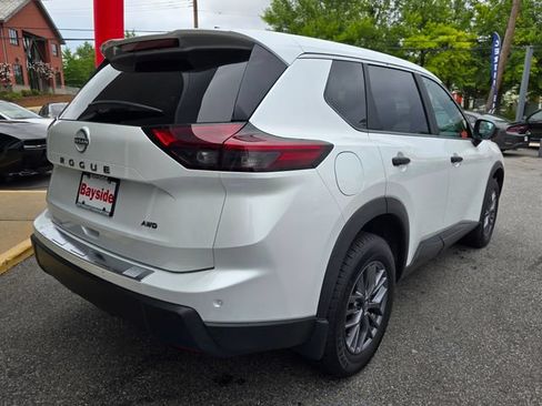 Used 2024 Nissan Rogue S AWD/4WD image 32