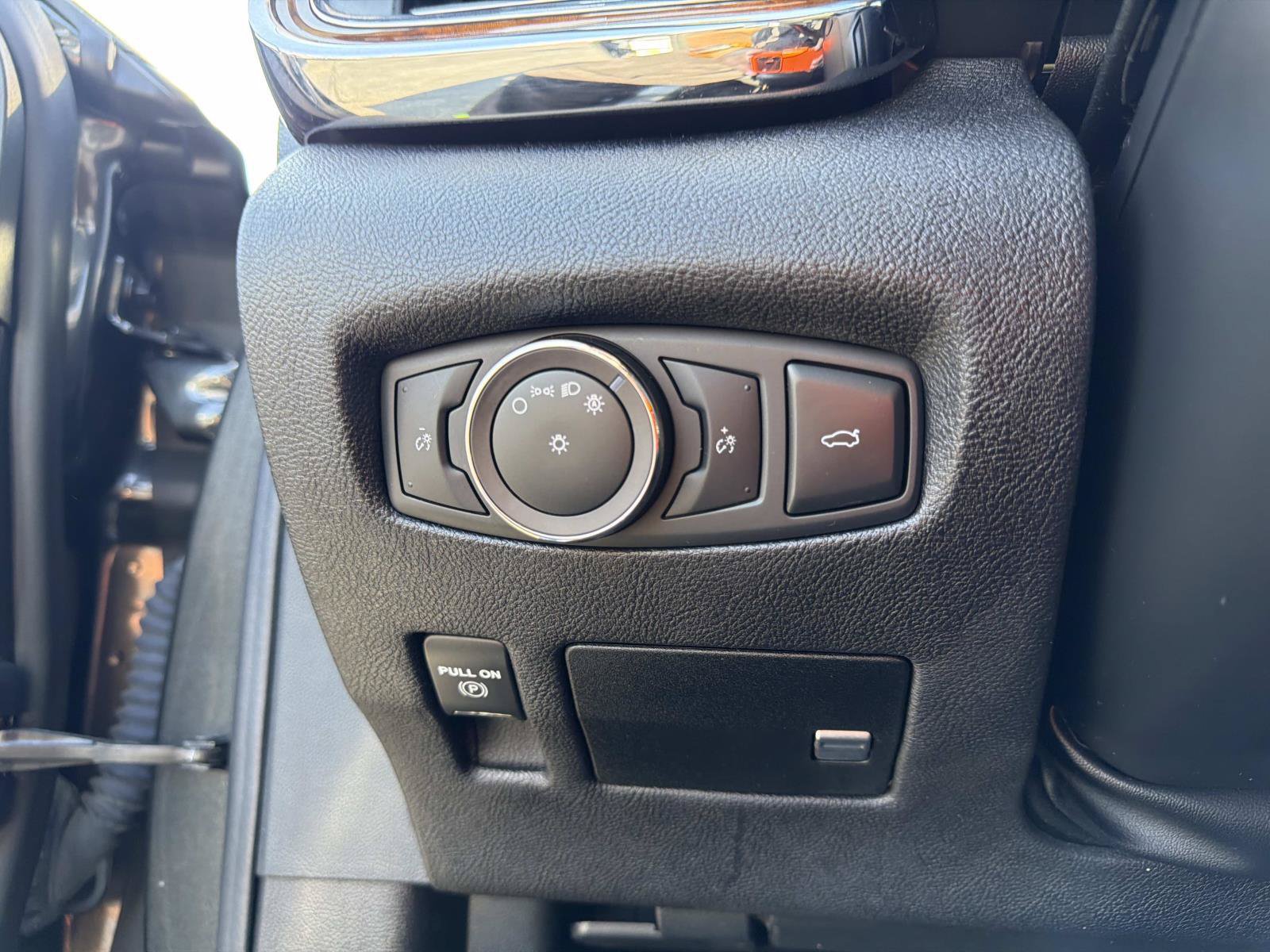 Used 2018 Lincoln Continental Reserve AWD/4WD image 35