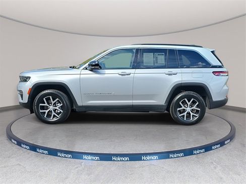 Used 2024 Jeep Grand Cherokee Limited image 4