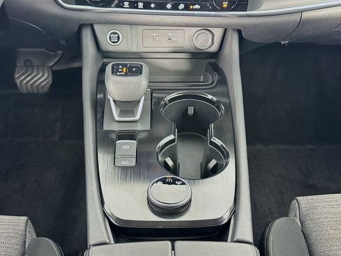 Used 2023 Nissan Rogue SV image 37