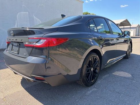 Used 2025 Toyota Camry SE AWD/4WD image 2