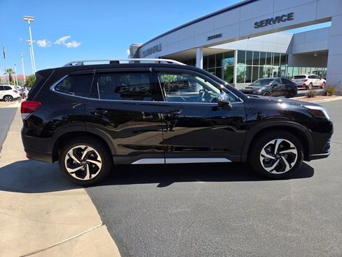 Used 2023 Subaru Forester Touring AWD/4WD image 3