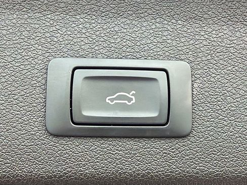 Used 2017 Audi Q5 2.0T Premium Plus w/ Technology Package image 13