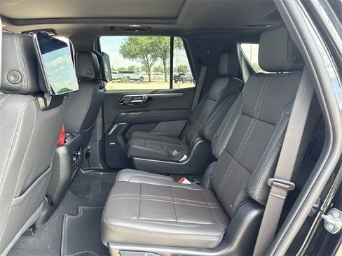 New 2025 Chevrolet Suburban High Country image 29