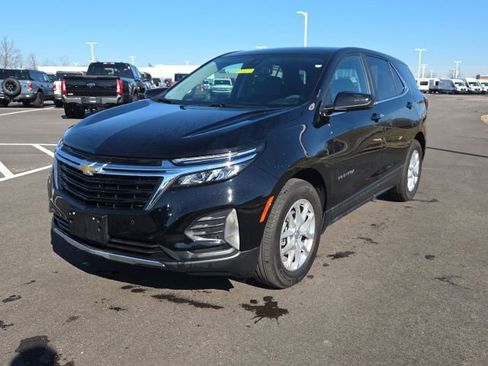 Used 2024 Chevrolet Equinox LT FWD image 2