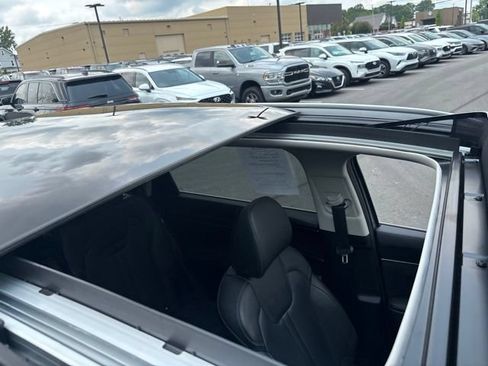 Used 2025 Kia Sorento EX w/ Panoramic Sunroof Package AWD/4WD image 31