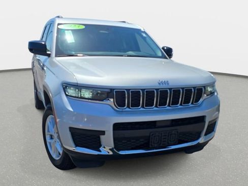 Used 2023 Jeep Grand Cherokee L Laredo image 2